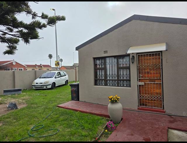 2 BEDROOM HOUSE FOR SALE IN BONGWENI